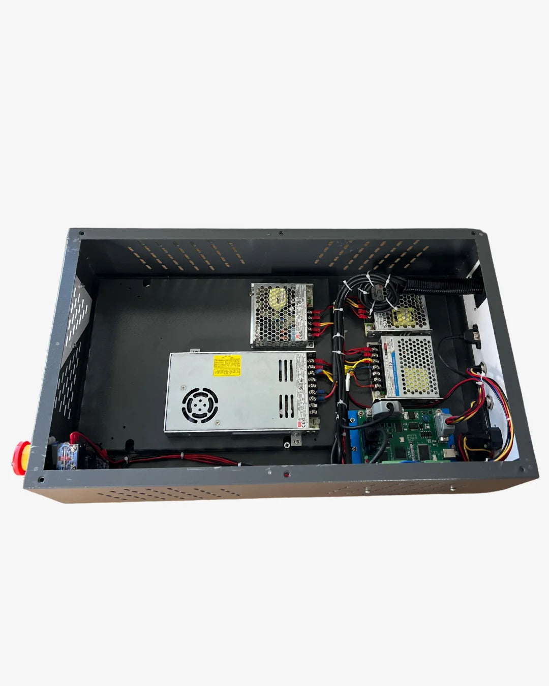 Vista Interna da máquina laser UV Virtumaq com ressonador Max Photonics